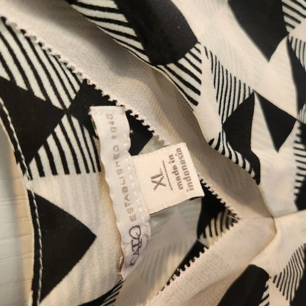 Cato Black and White Asymmetrical Graphic Tank Top Size XL Euc - Picture 2 of 3
